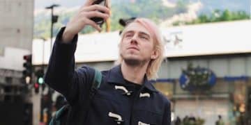 Leonardo DiCaprio and 19-Year-Old Model: What's the Truth? - Cover Image